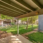 Airport Executive Home, 2 Bed 1 Bath