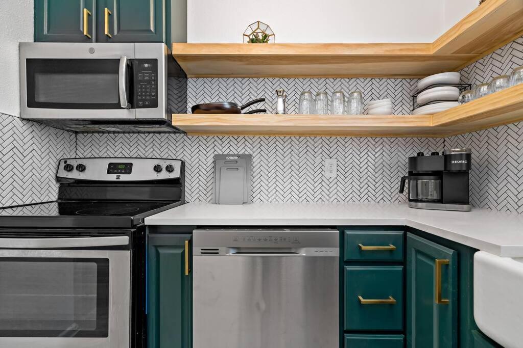 Airport Executive Home, 2 Bed 1 Bath San Antonio
